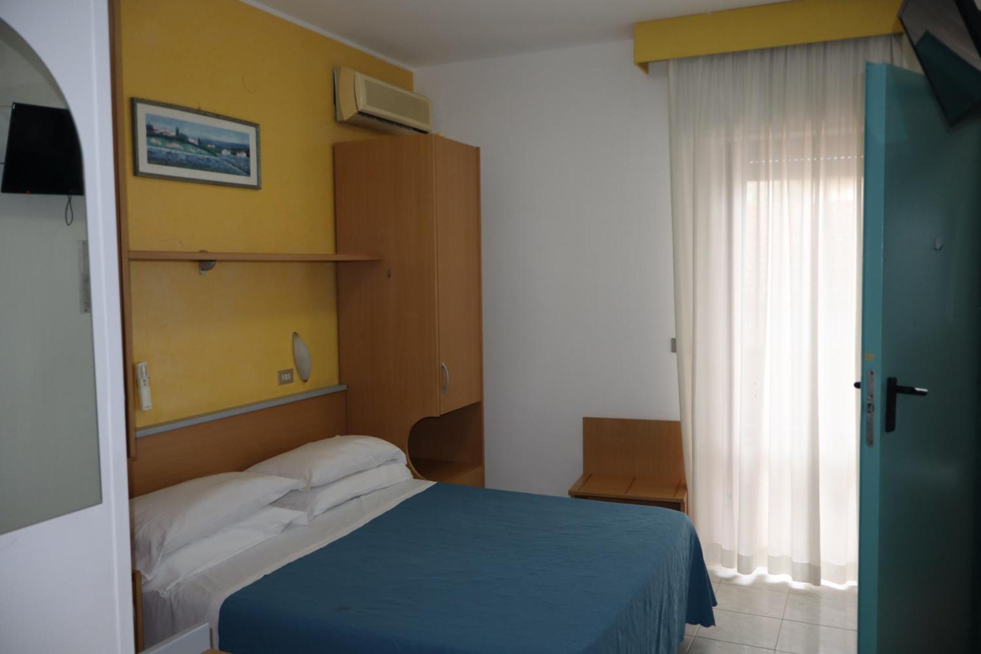 Hotel Albatros Roseto Degli Abruzzi Esterno foto