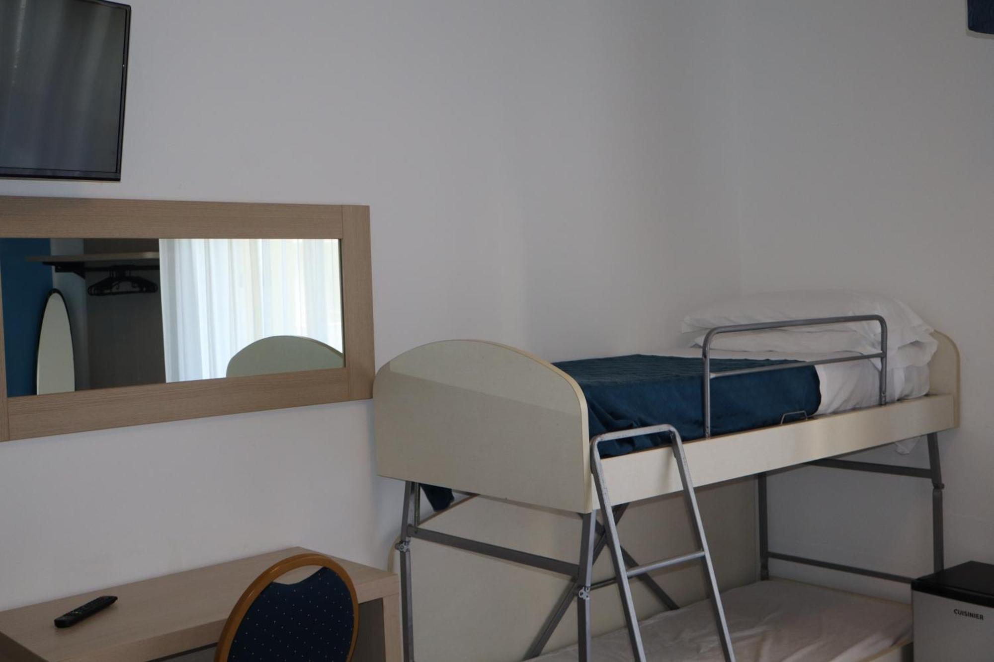 Hotel Albatros Roseto Degli Abruzzi Esterno foto